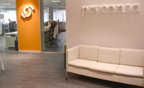 Equipamiento de muebles en las nuevas oficinas de Pryconsa