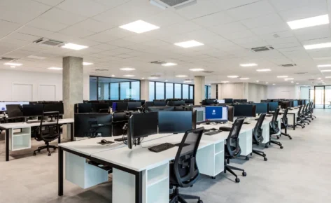 Equipamiento de Oficina en Madrid: Polaris apuesta por el confort y la ergonomía en su nueva oficina